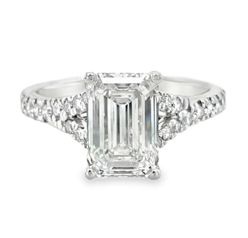 PLATINUM DIAMOND RING  #100-00123