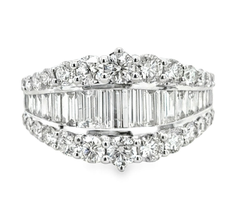 14K WHITE GOLD DIAMOND RING  #110--00177