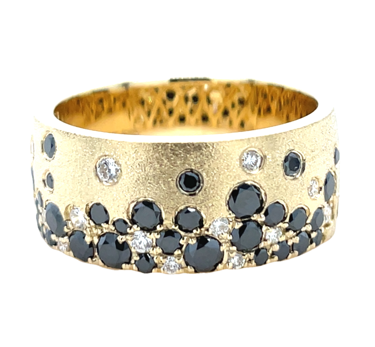 14K YELLOW GOLD BLACK AND WHITE DIAMOND RING