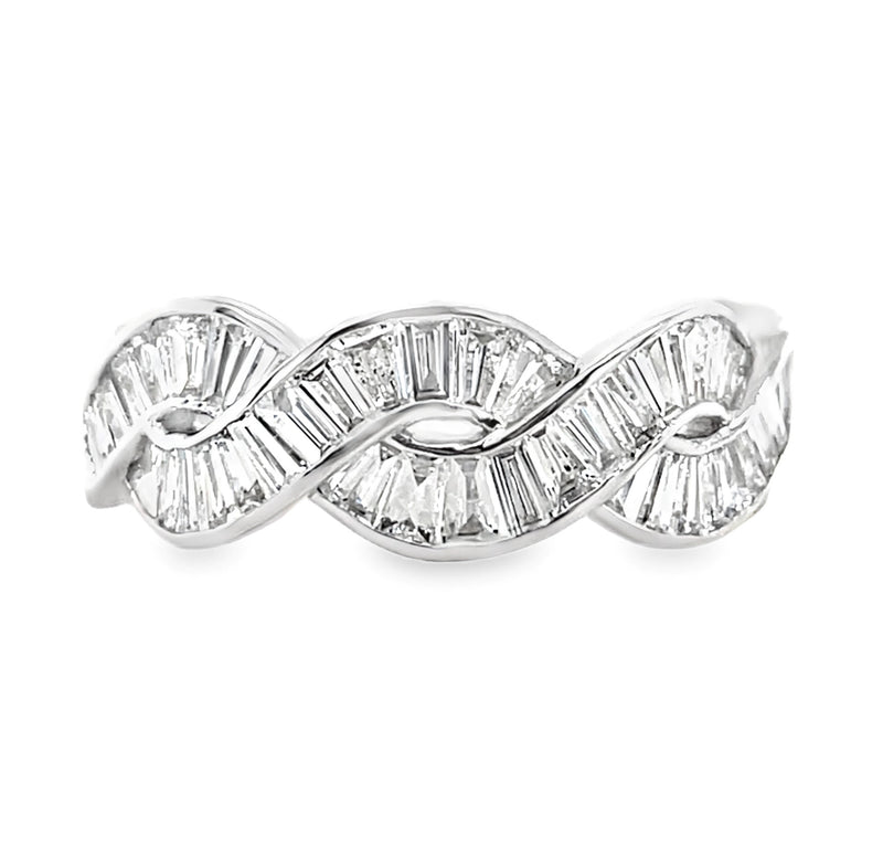 14K WHITE GOLD DIAMOND RING  #130-00257