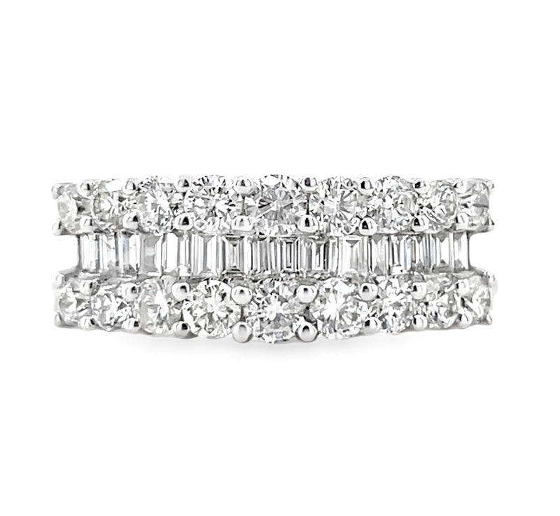 18K WHITE GOLD DIAMOND RING  #130--00263