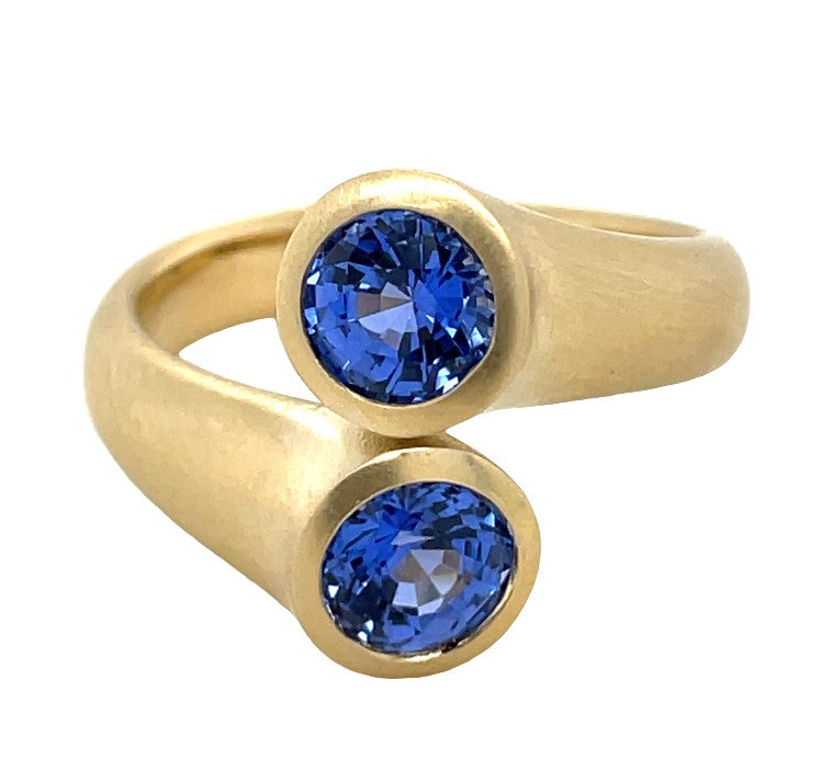 14K YELLOW GOLD SAPPHIRE RING